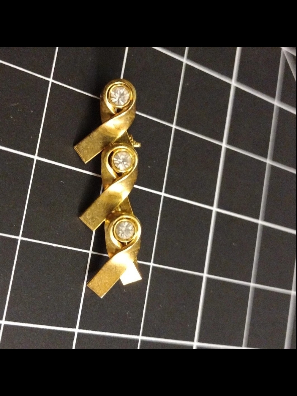 Vintage Gold Tone Ribbon Brooch Clear Rhinestone Fashion Pin Costume Jewelry